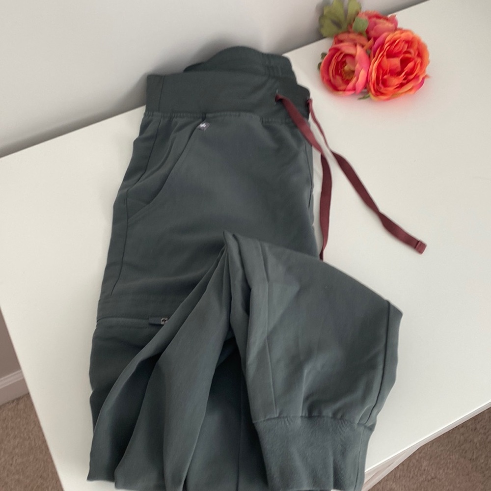 Women’s Zamora Jogger Figs Small Tall Scrub Pants
